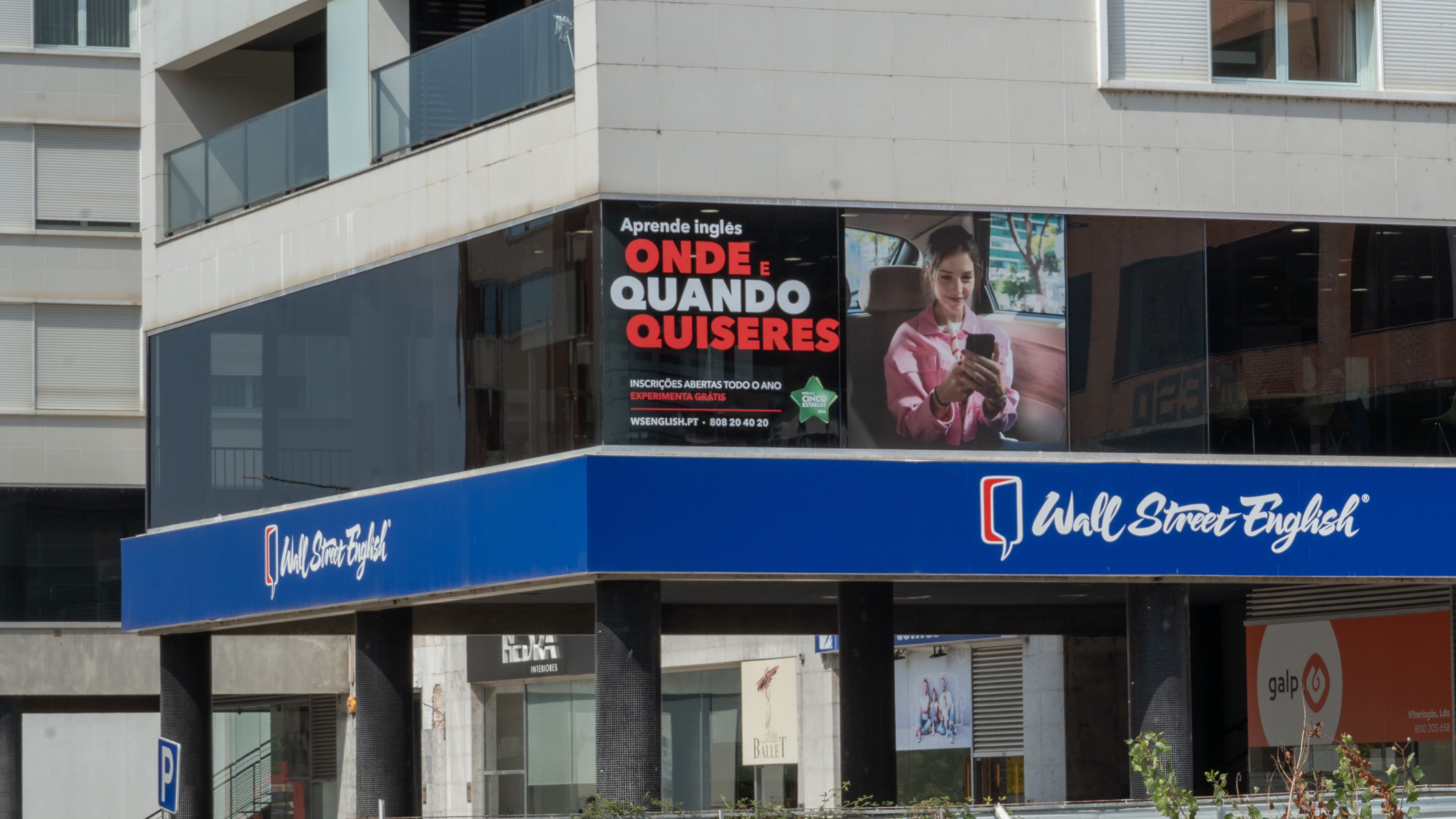 Fachada da escola Wall Street English em Leiria