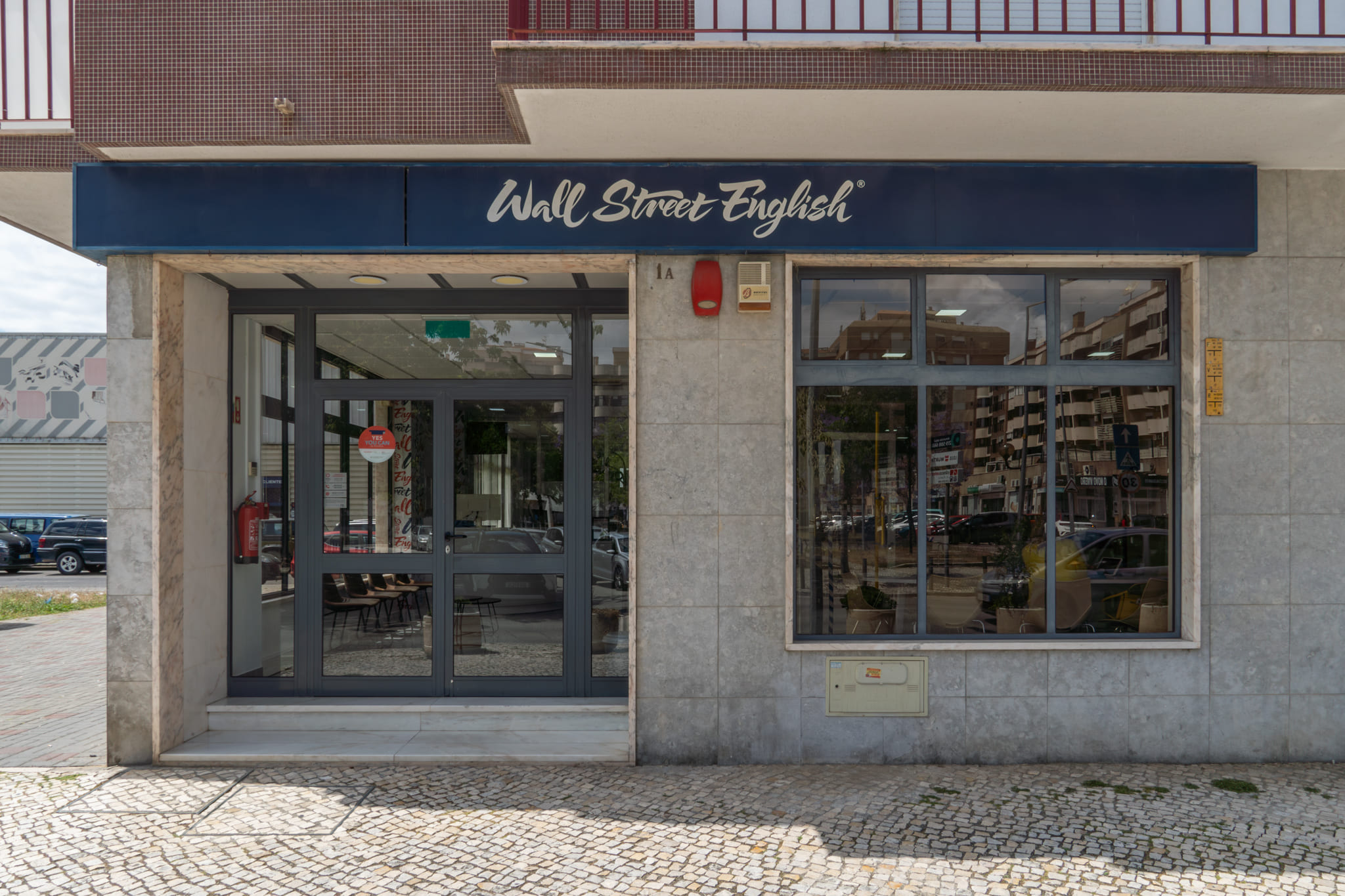 Fachada da escola Wall Street English em Alverca