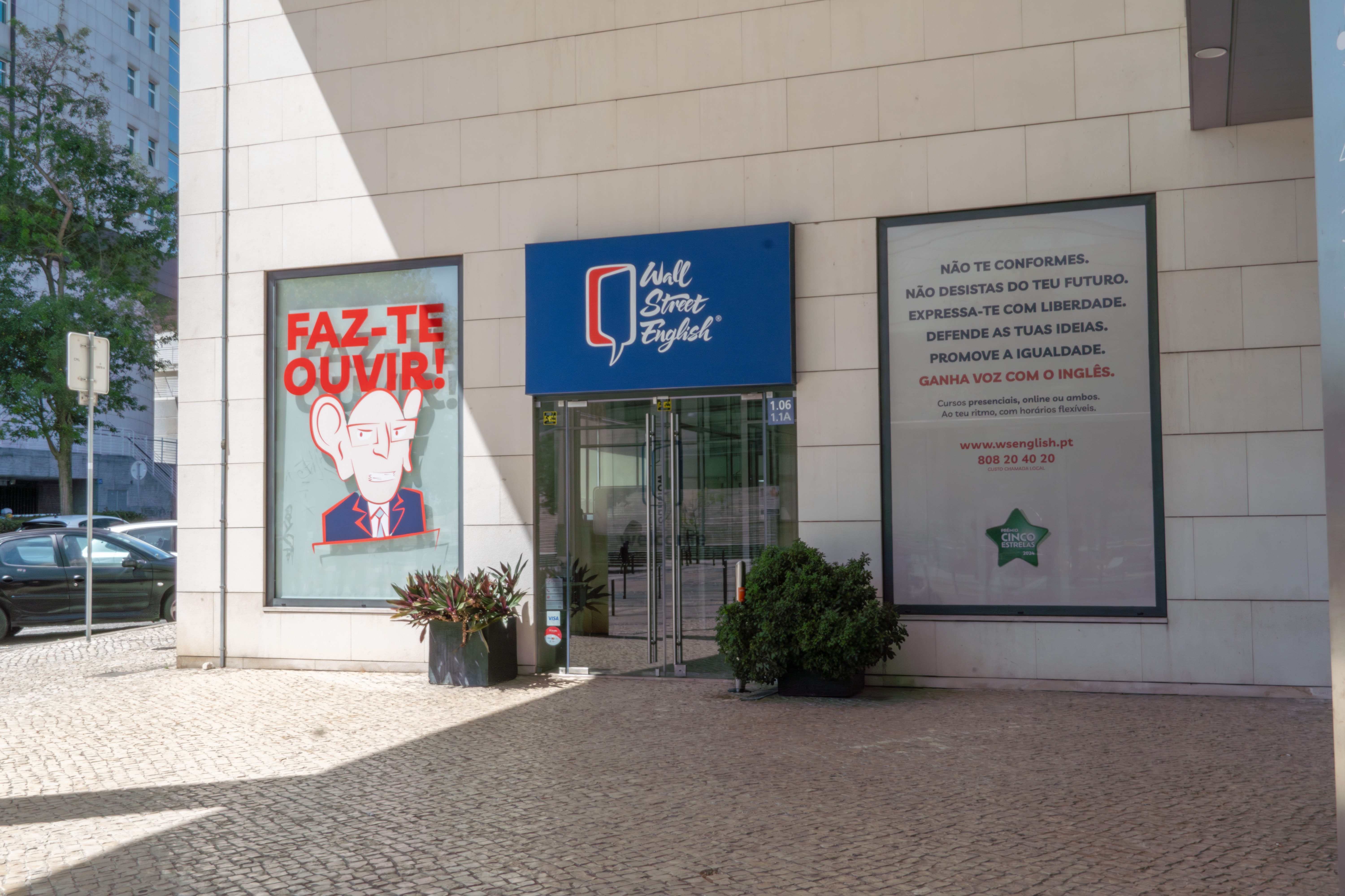 Fachada da escola Wall Street English no Parque das Nações em Lisboa