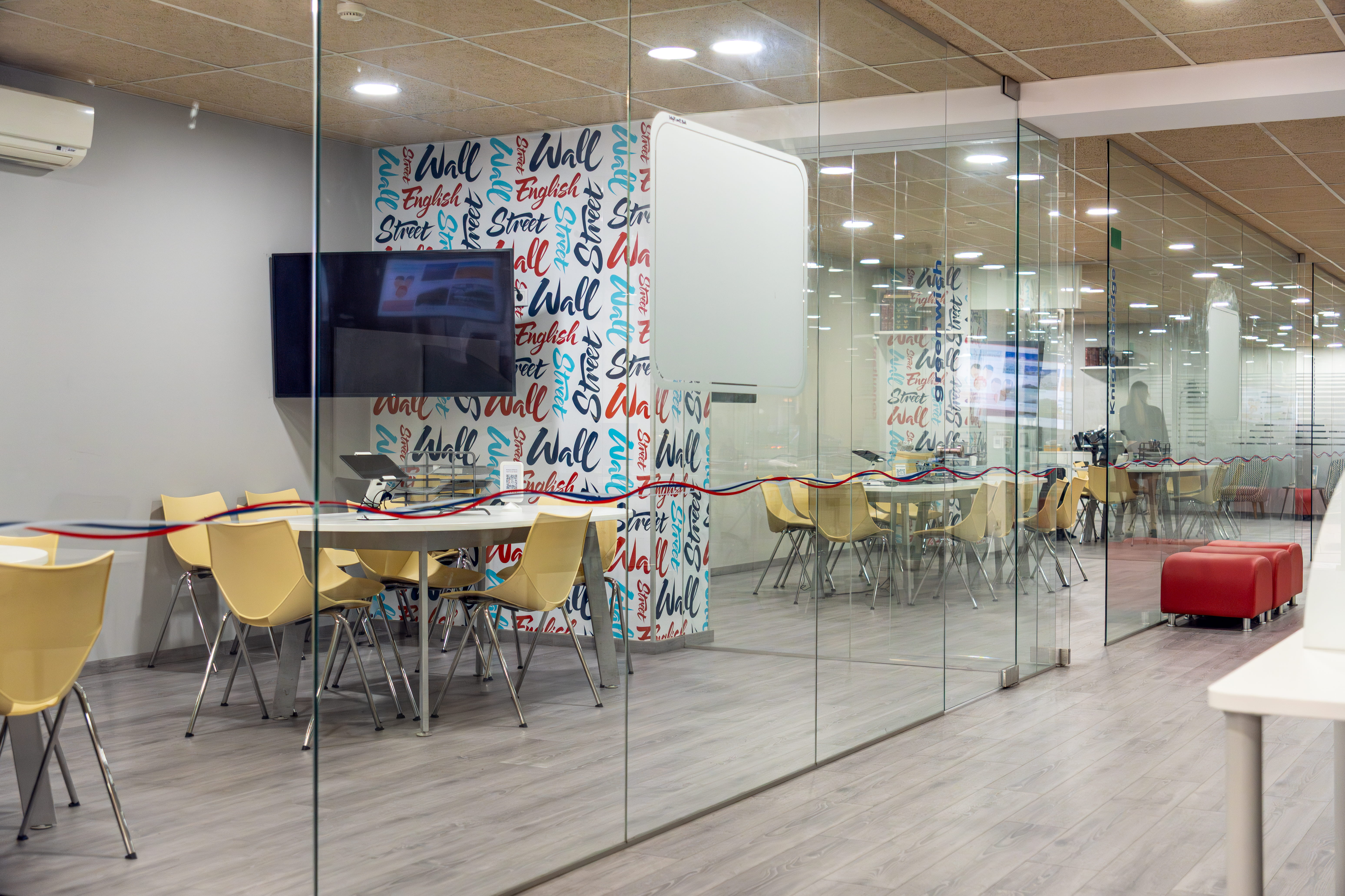 Interior da escola Wall Street English no Saldanha, em Lisboa