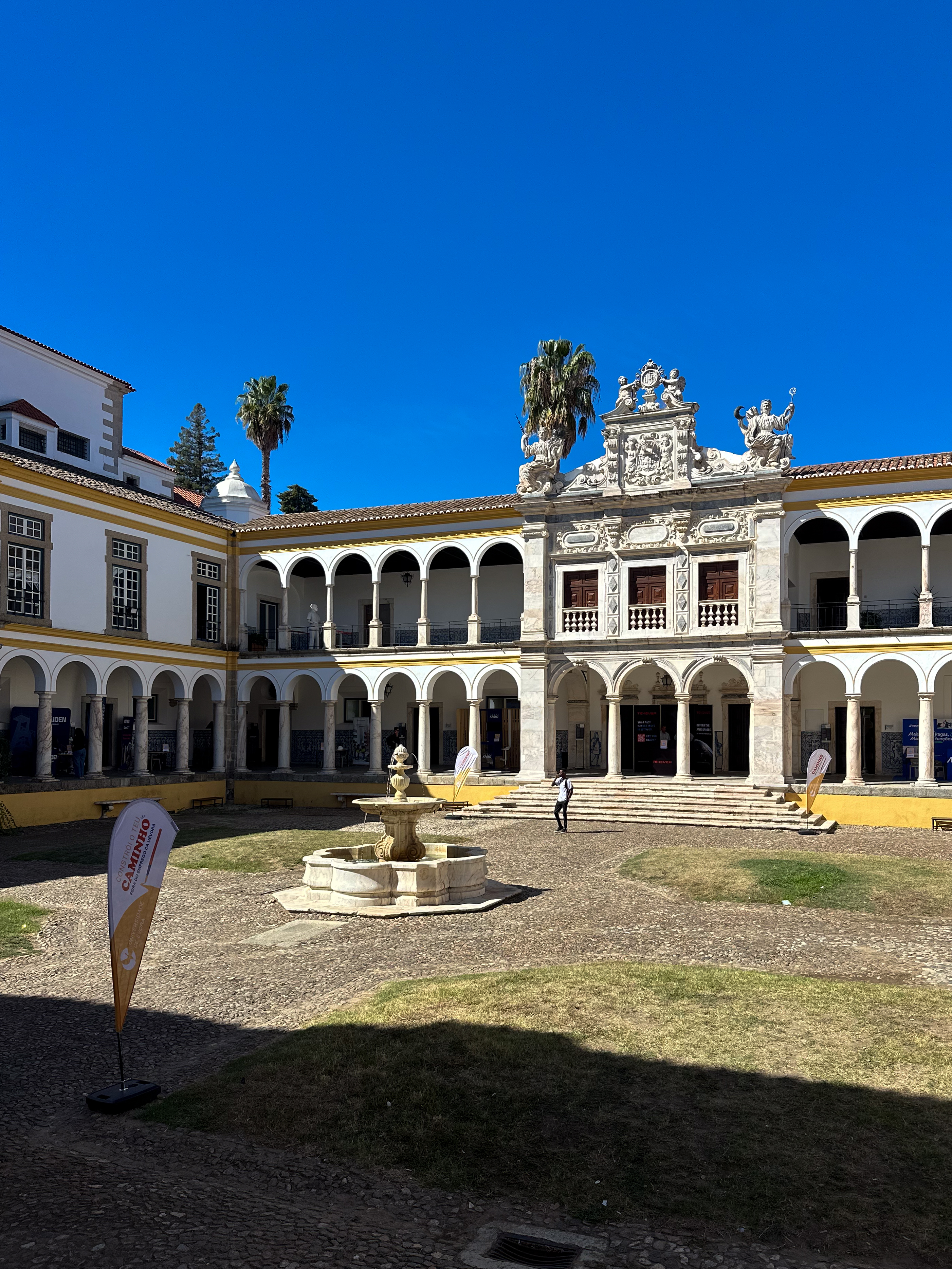 Wall Street English Évora e Universidade de Évora Presença do Wall Street English Évora na Universidade de Évora